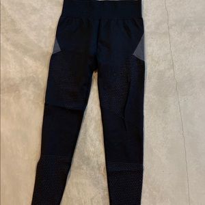 Fabletics Seamless Crop leggings